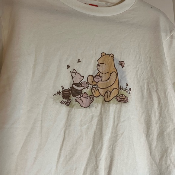 Uniqlo tee - Picture 2 of 3